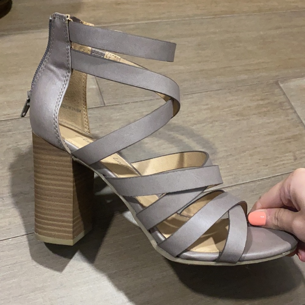 American Eagle Strappy Heels Size 7.5